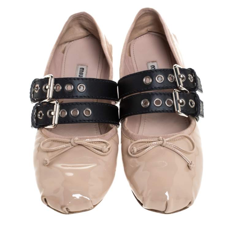 Pre Owned Miu Miu Beige Patent Leather And Leather Buckle Detail Ballet Flats Size 37.5