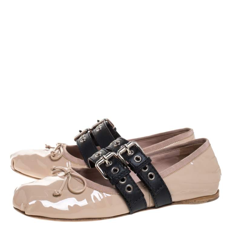 Pre Owned Miu Miu Beige Patent Leather And Leather Buckle Detail Ballet Flats Size 37.5
