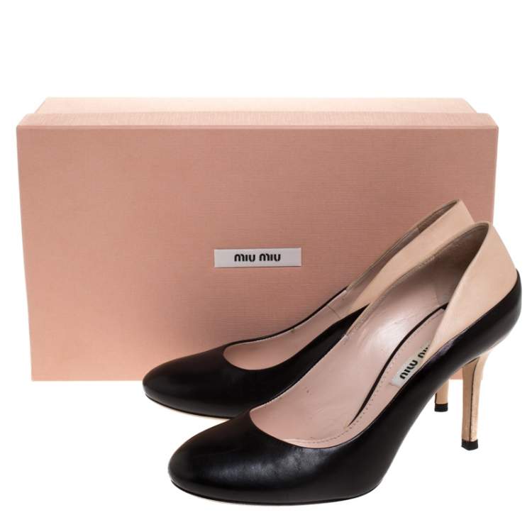 Pre Owned Miu Miu Bicolor Leather Round Toe Pumps Size 36.5