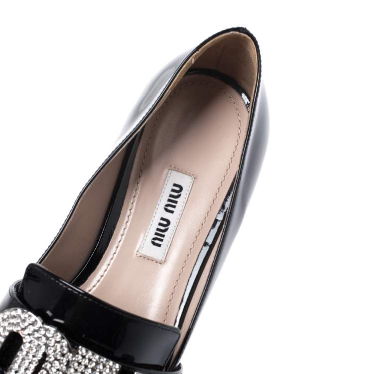 مملوكة مسبقًا Miu Miu Black Patent Leather Crystal Embellshed Logo Ballet Flats Size 35