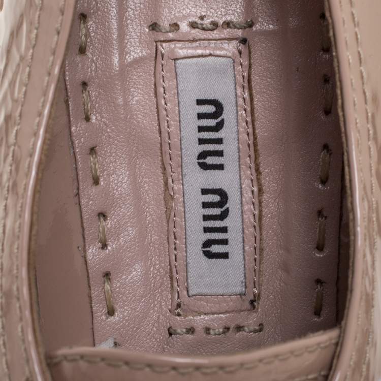 Pre Owned Miu Miu Beige Patent Leather Crystal Embellished Cap Toe Lace Up Sneakers Size 39.5