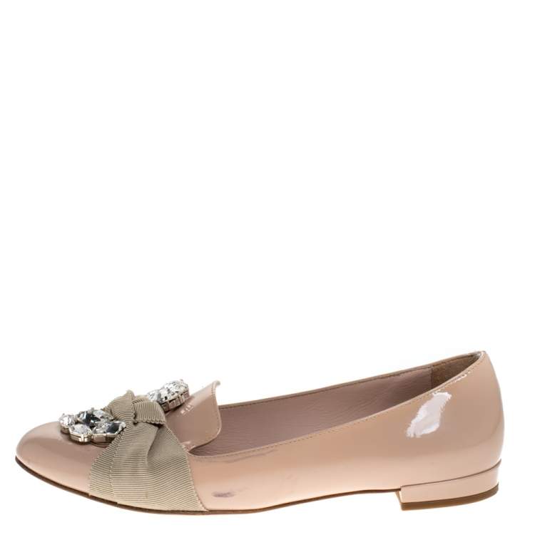 Miu Miu Beige Patent Leather Bow Scrunch Ballet Flats Size 36.5 Miu Miu