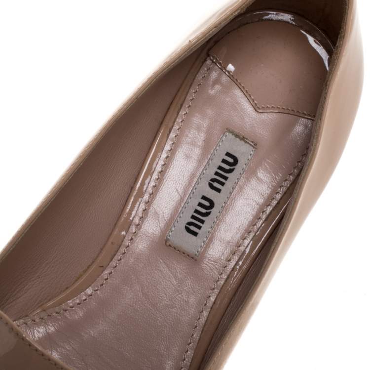 Pre Owned Miu Miu Beige Patent Leather Crystal Embellished Ballet Flats Size 36.5