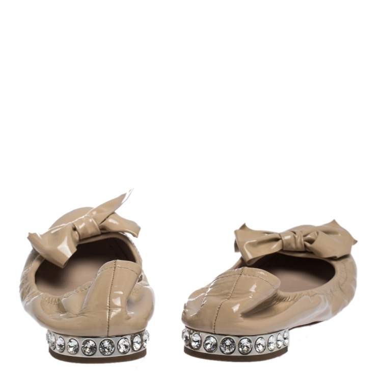 Pre Owned Miu Miu Beige Patent Leather Bow Crystal Embellished Ballet Flats Size 38