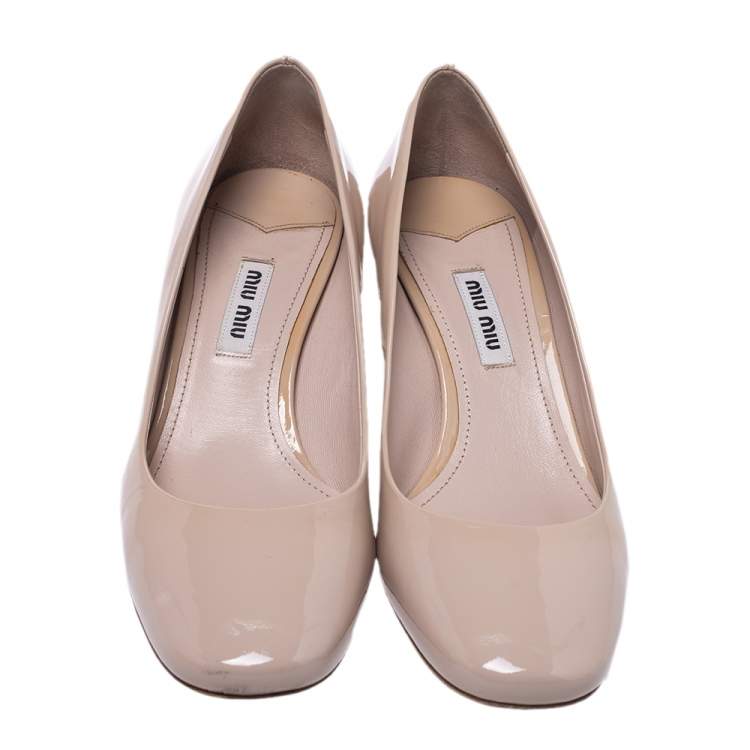 Pre Owned Miu Miu Beige Patent Leather Crystal Heel Pumps Size 37