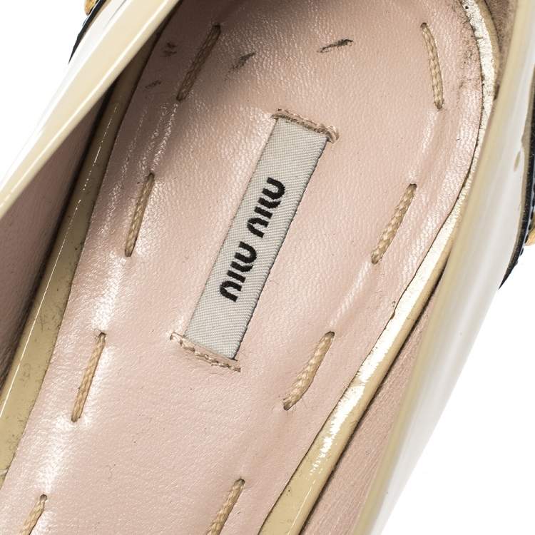 Pre Owned Miu Miu Beige/Black Studded Patent Leather Bow Ballet Flats Size 37