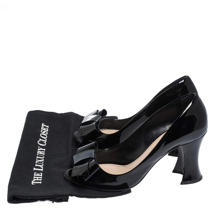 مملوكة مسبقًا Miu Miu Black Patent Bow Peep Toe Pumps Size 38.5