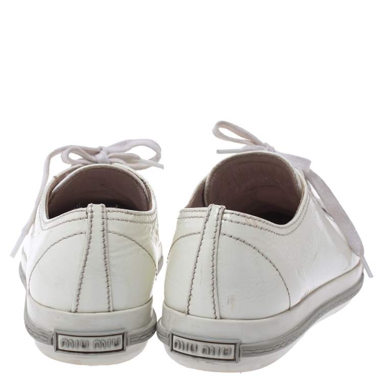 Pre Owned Miu Miu White Patent Leather Metal Cap Toe Lace Up Sneakers Size 38.5