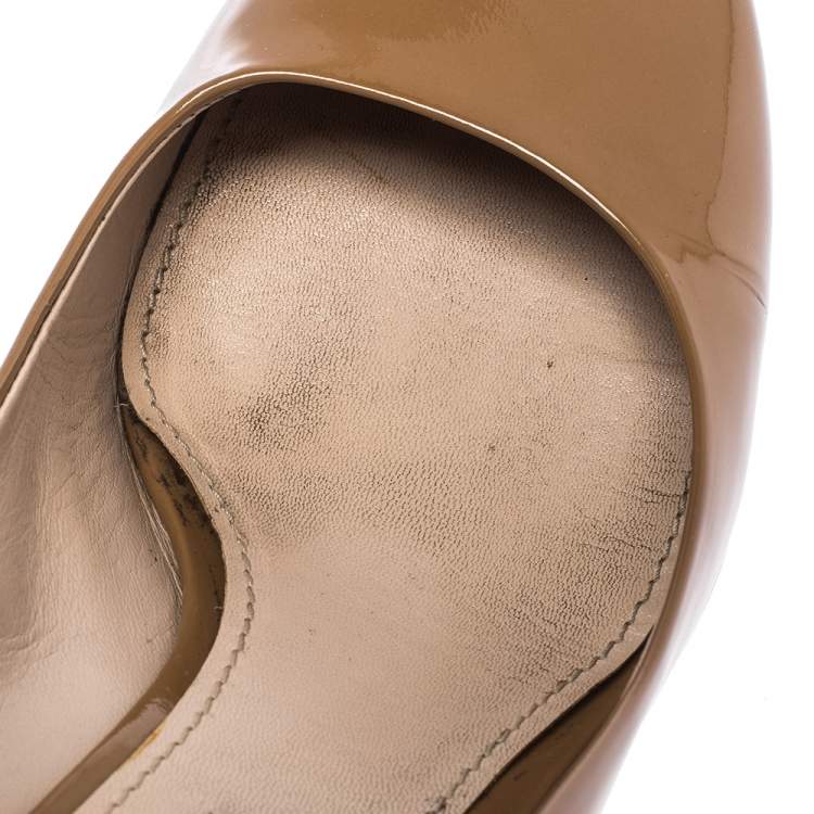 مملوكة مسبقًا Miu Miu Tan Patent Leather Crystal Heel Pumps Size 37
