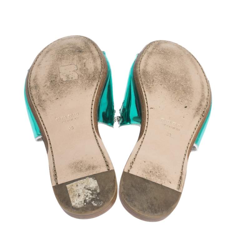 مملوكة مسبقًا Miu Miu Metallic Green/Black Leather Crystal Embellished Slide Sandals Size 38