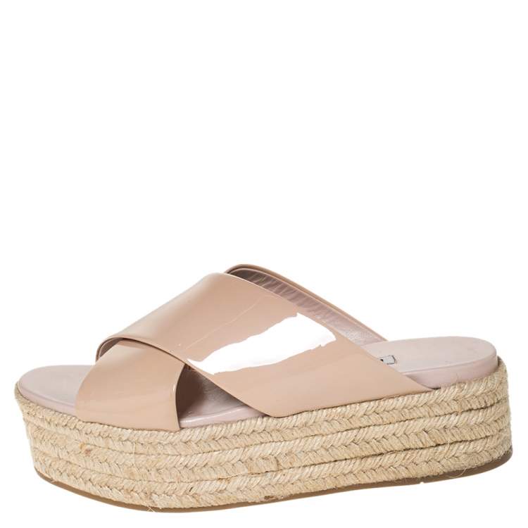 مملوكة مسبقًا Miu Miu Beige Patent Leather Cross Strap Platform Espadrille Open Toe Sandals Size 38