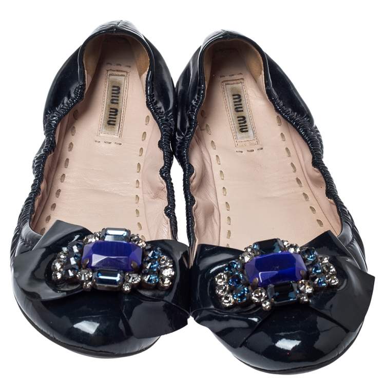 Pre Owned Miu Miu Dark Blue Patent Leather Crystal Scrunch Ballet Flats Size 40
