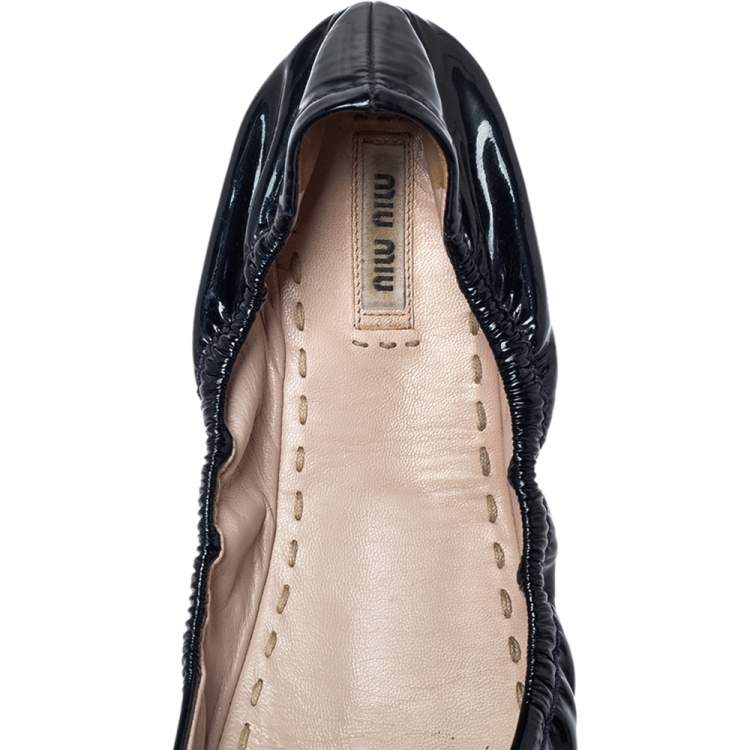 Pre Owned Miu Miu Dark Blue Patent Leather Crystal Scrunch Ballet Flats Size 40