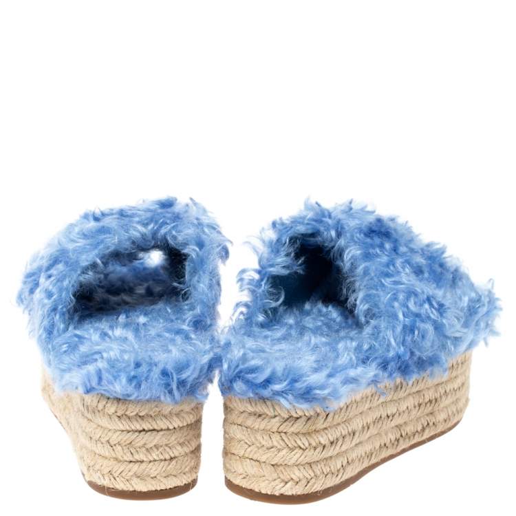 مملوكة مسبقًا Miu Miu Blue Faux Fur Flat Platform Espadrille Sandals Size 36