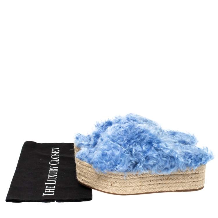 مملوكة مسبقًا Miu Miu Blue Faux Fur Flat Platform Espadrille Sandals Size 36