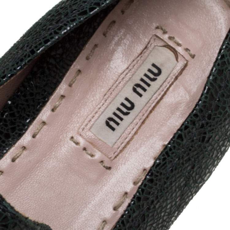 Pre Owned Miu Miu Green Crackled Leather Metal Cap Toe Slip On Sneakers Size 39