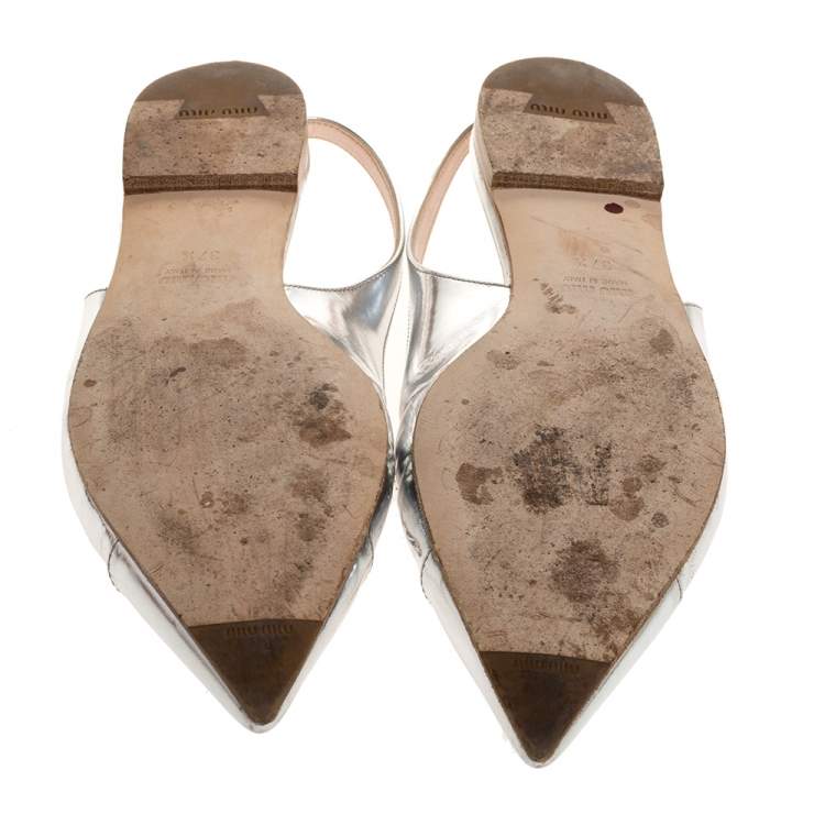 Pre Owned Miu Miu Silver Foil Leather Pointed Toe Bow Slingback Flat Sandals Size 37.5