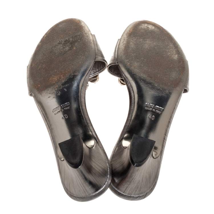 Pre Owned Miu Miu Silver Leather Crystal Embellished Slide Sandals Size 40