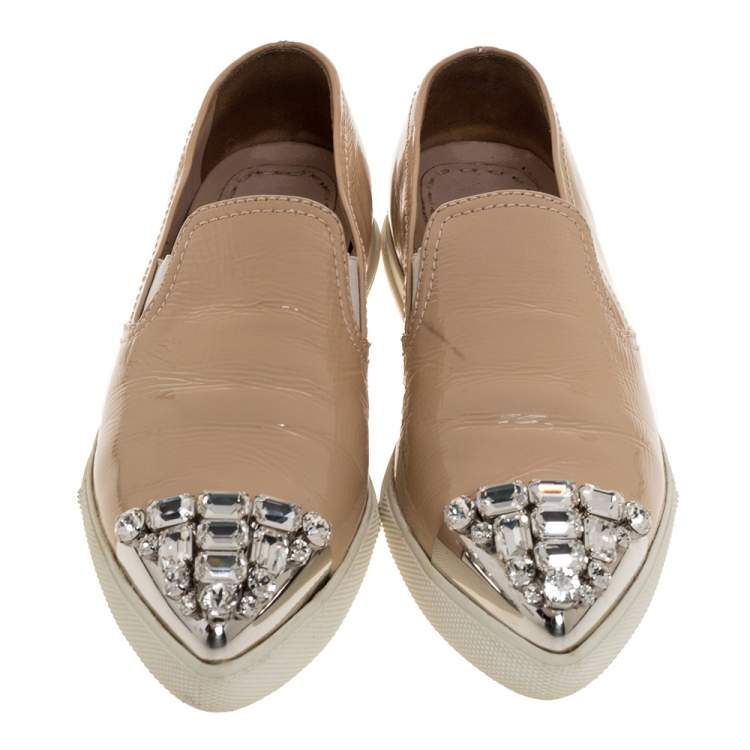 Pre Owned Miu Miu Beige Patent Leather Crystal Embellished Pointed Cap Toe Slip On Sneakers Size 35