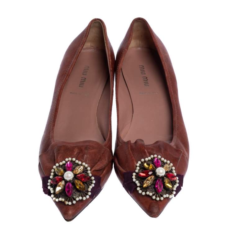 Pre Owned Miu Miu Brown Leather Jewel Embellished Kitten Heel Pointed Pumps Size 37