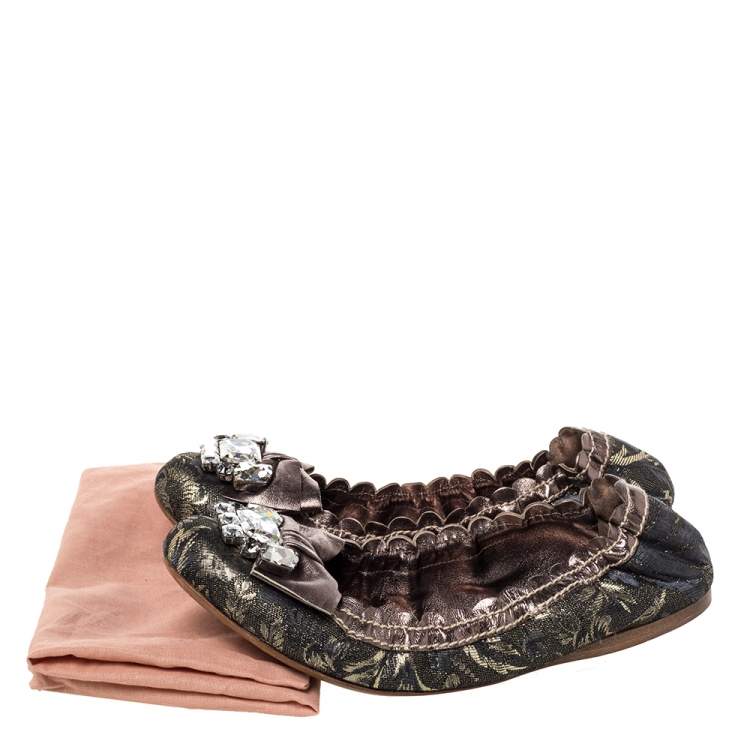 Pre Owned Miu Miu Metallic Black/Gold Brocade Fabric Crystal And Bow Embellished Scrunch Ballet Flats Size 38