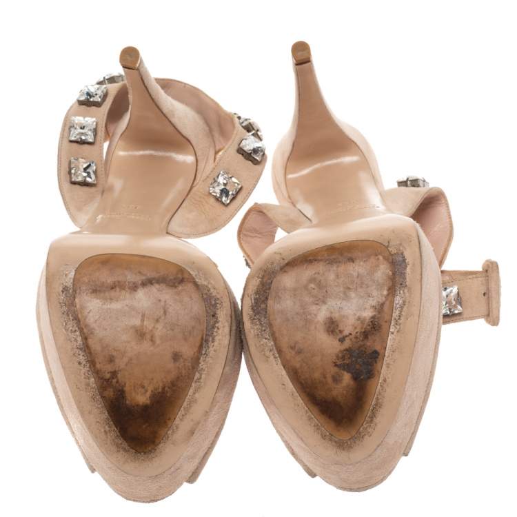 مملوكة مسبقًا Miu Miu Beige Suede Crystal Ankle Straps Platform Sandals Size 38.5