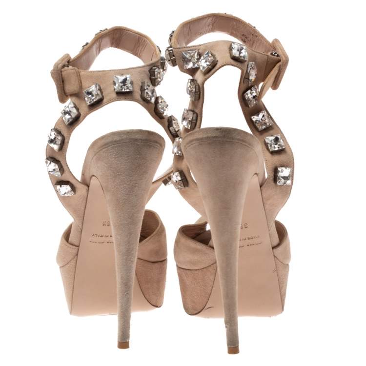 مملوكة مسبقًا Miu Miu Beige Suede Crystal Ankle Straps Platform Sandals Size 38.5