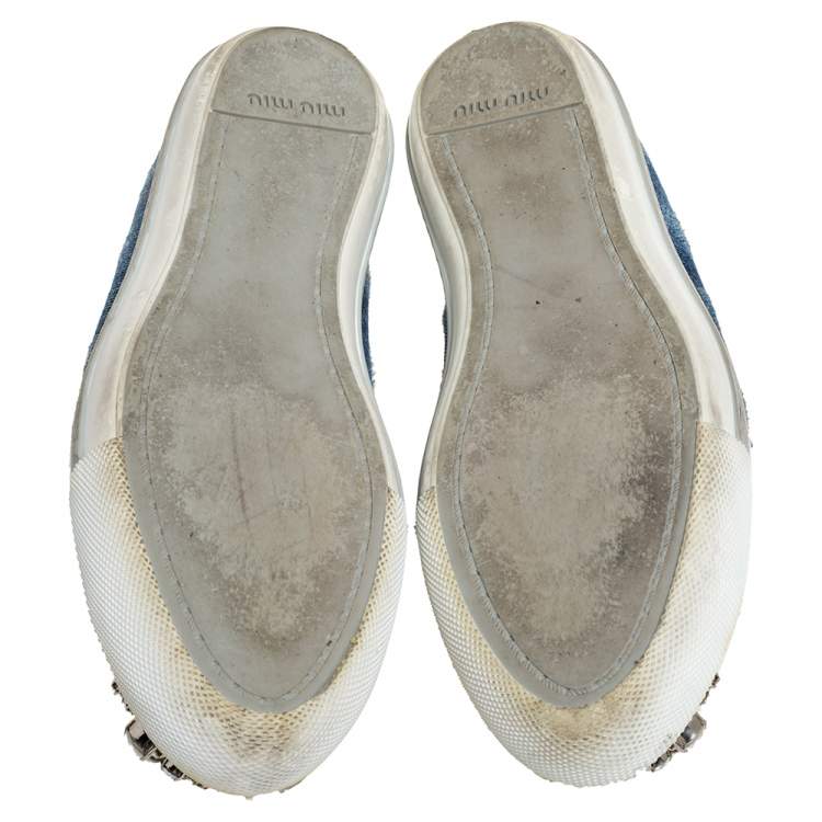 مملوكة مسبقًا Miu Miu Blue Denim Fabric Embellished Cap Toe Sneakers Size 39.5