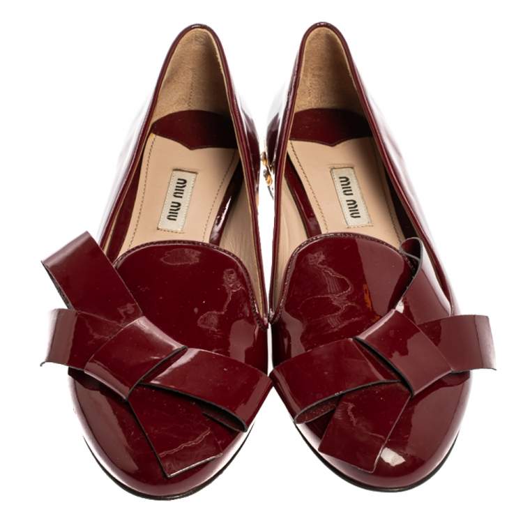Pre Owned Miu Miu Burgundy Patent Leather Crystal Embellished Heel Bow Slip On Loafers Size 39
