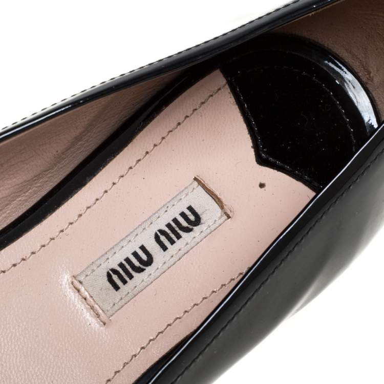 مملوكة مسبقًا Miu Miu Black Patent Leather Crystal Embellished Ballet Flats Size 38.5