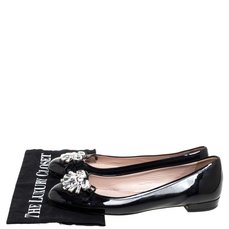 مملوكة مسبقًا Miu Miu Black Patent Leather Crystal Embellished Ballet Flats Size 38.5
