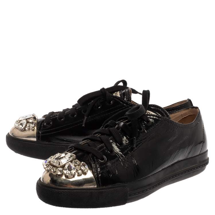 مملوكة مسبقًا Miu Miu Black Patent Leather Crystal Studded Sneakers Size 39