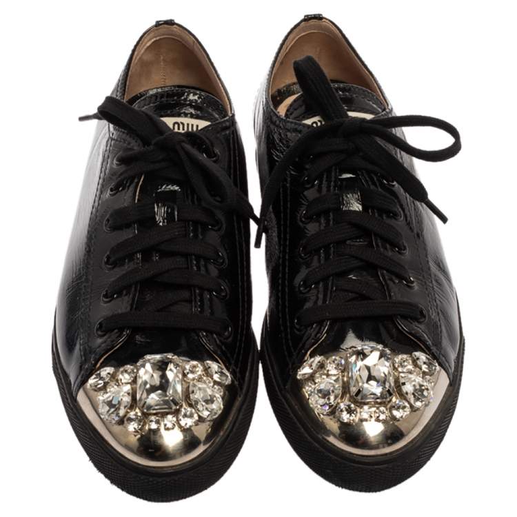 مملوكة مسبقًا Miu Miu Black Patent Leather Crystal Studded Sneakers Size 39