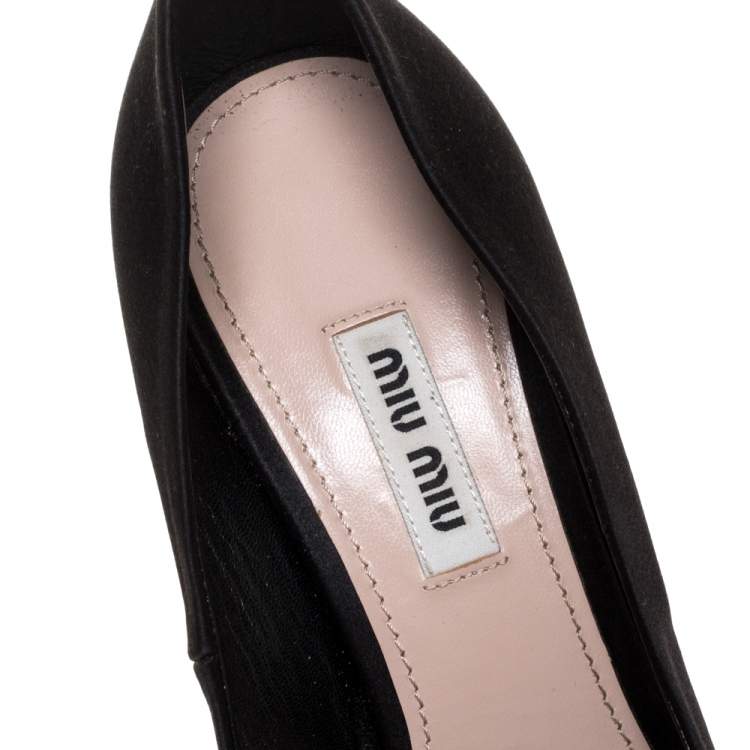 Pre Owned Miu Miu Black Satin Crystal and Pearl Embellished Pointed Toe Pumps Size 38