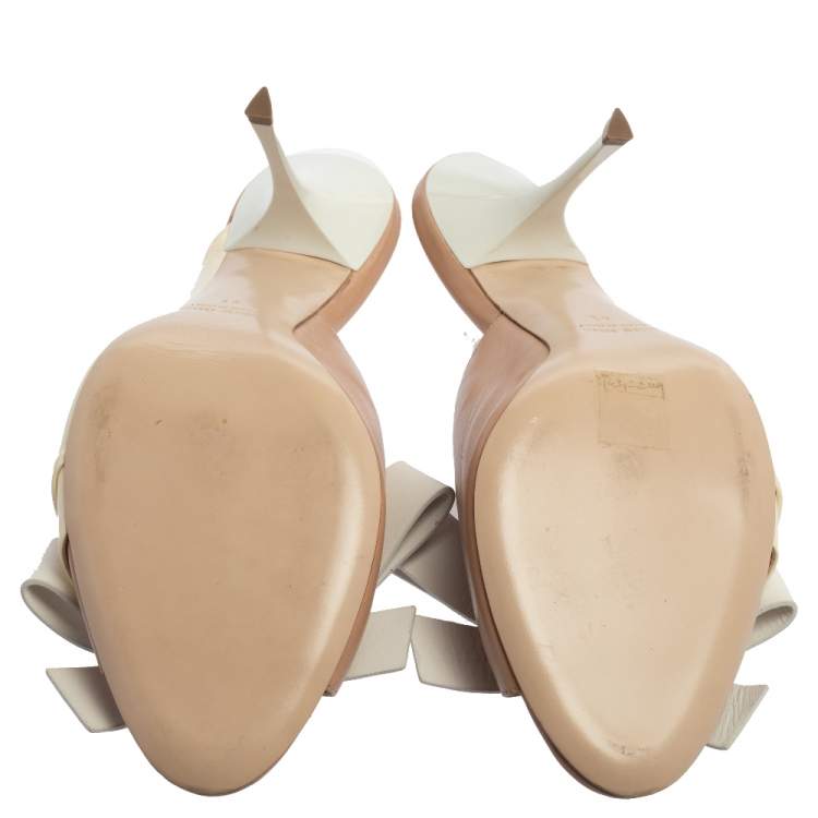 Pre Owned Miu Miu White/Beige Patent and Leather Bow Mule Sandals Size 41