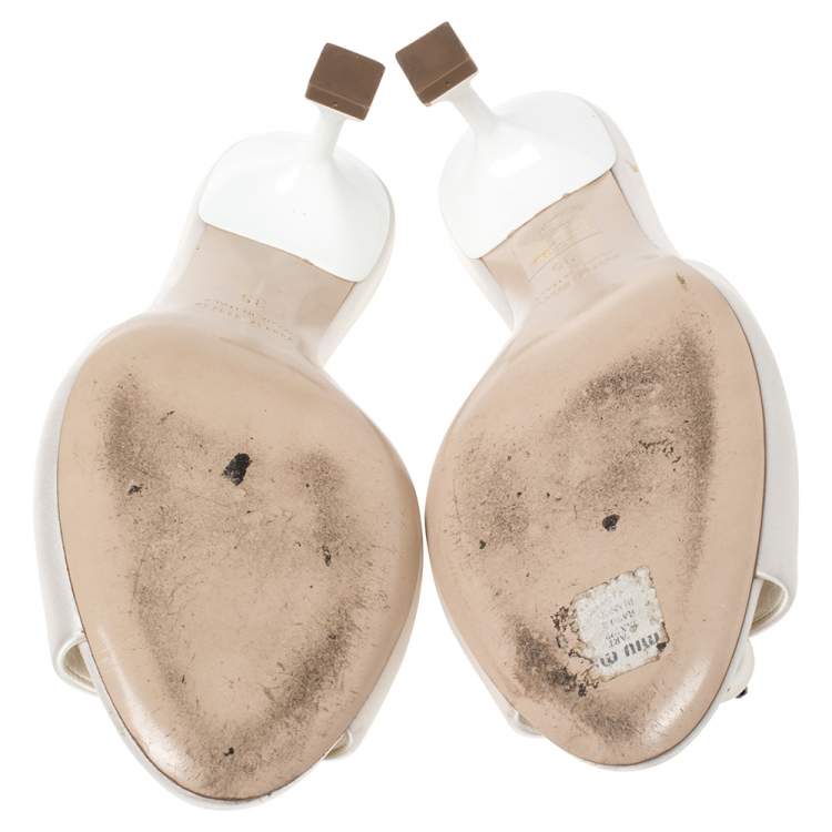 Pre Owned Miu Miu Cream Satin Crystal/Pearl Embellished Slide Size 35