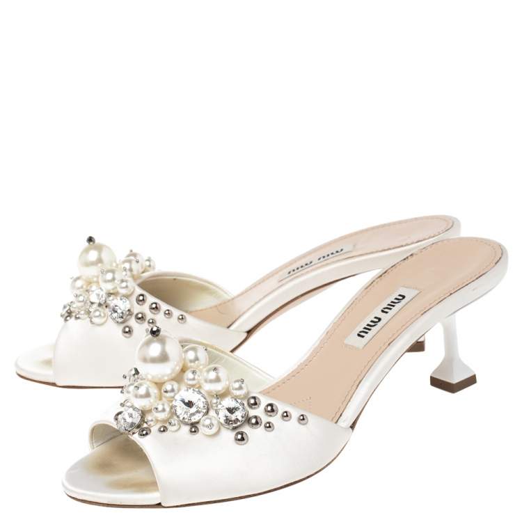 Pre Owned Miu Miu Cream Satin Crystal/Pearl Embellished Slide Size 35