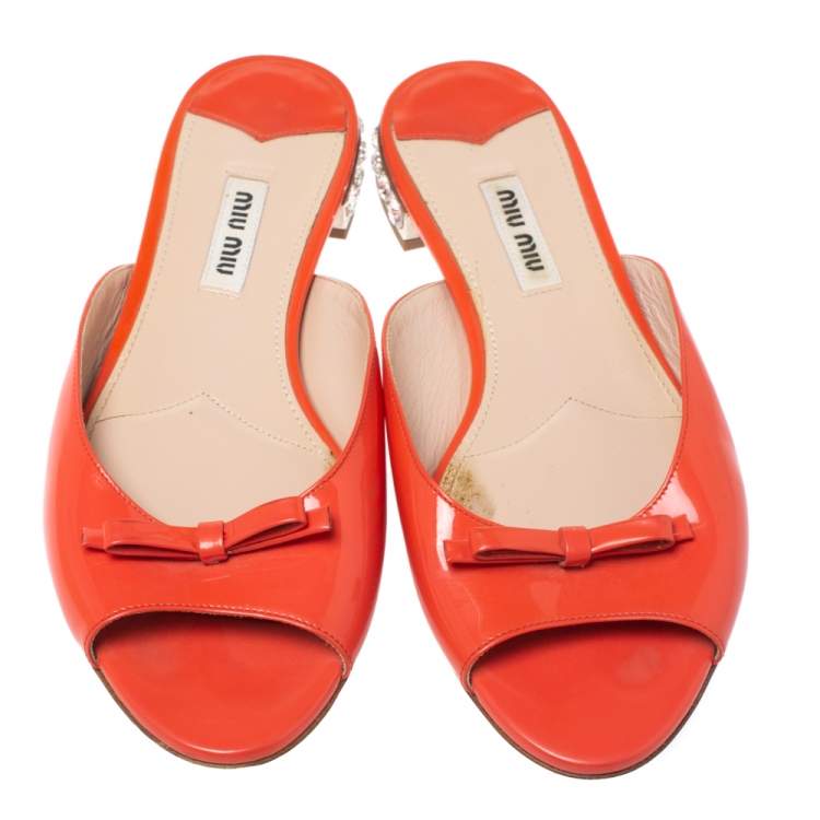 Pre Owned Miu Miu Orange Patent Leather Crystal Embellished Heel Bow Flat Slides Size 36
