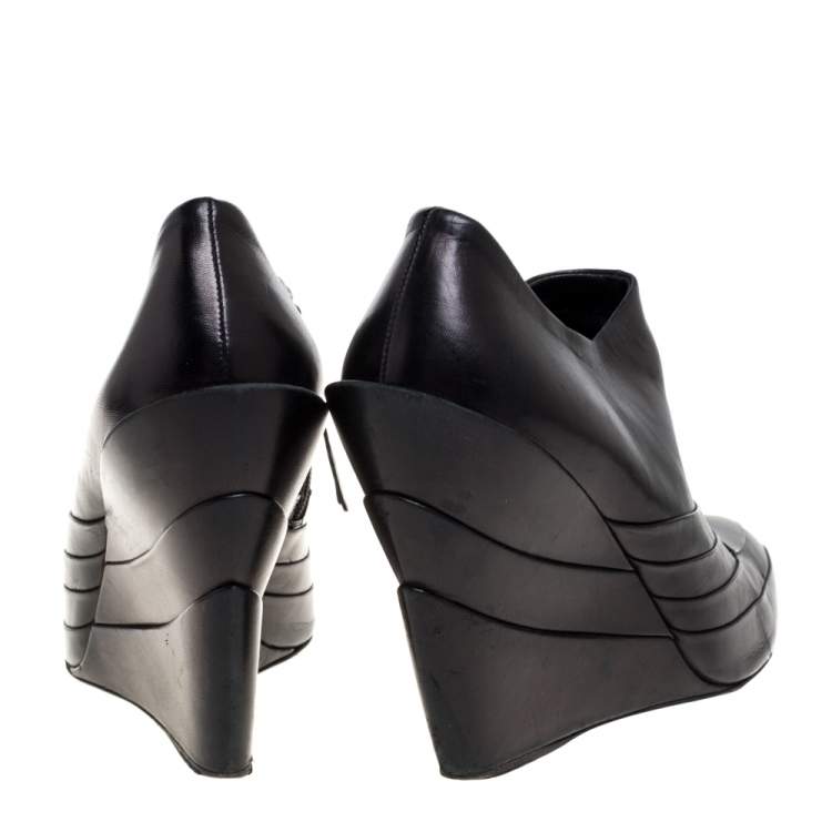 Pre Owned Miu Miu Black Leather Booties Size 39