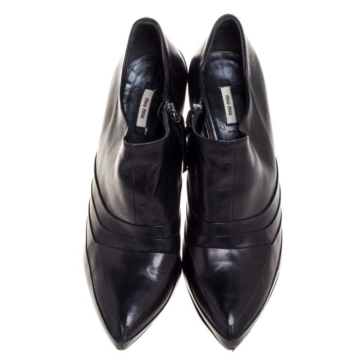 Pre Owned Miu Miu Black Leather Booties Size 39