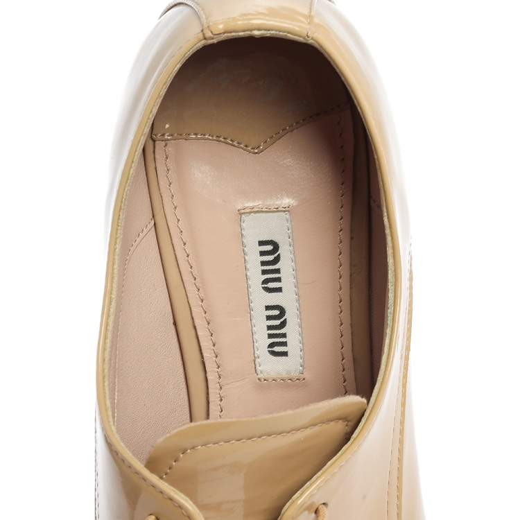 Pre Owned Miu Miu Beige Patent Leather Lace Up Derby Size 37