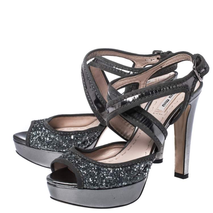 Pre Owned Miu Miu Metallic Grey Glitter And Suede Leather Trim Cross Strap Peep Toe Platform Sandals Size 37.5