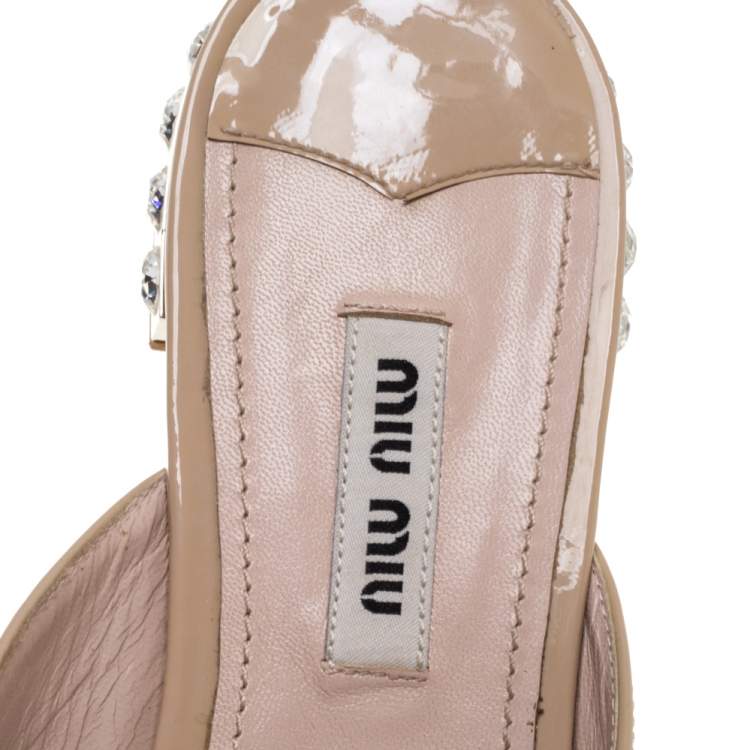 Pre Owned Miu Miu Beige Patent Leather Crystal Embellished Heel Bow Open Toe Flats Size 36.5