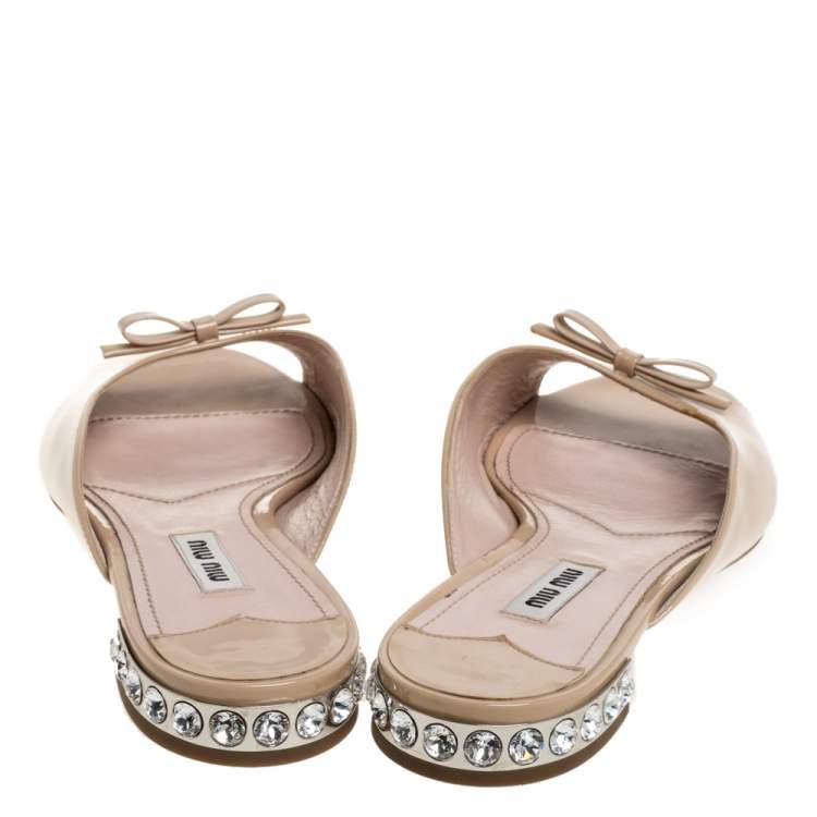Pre Owned Miu Miu Beige Patent Leather Crystal Embellished Heel Bow Open Toe Flats Size 36.5
