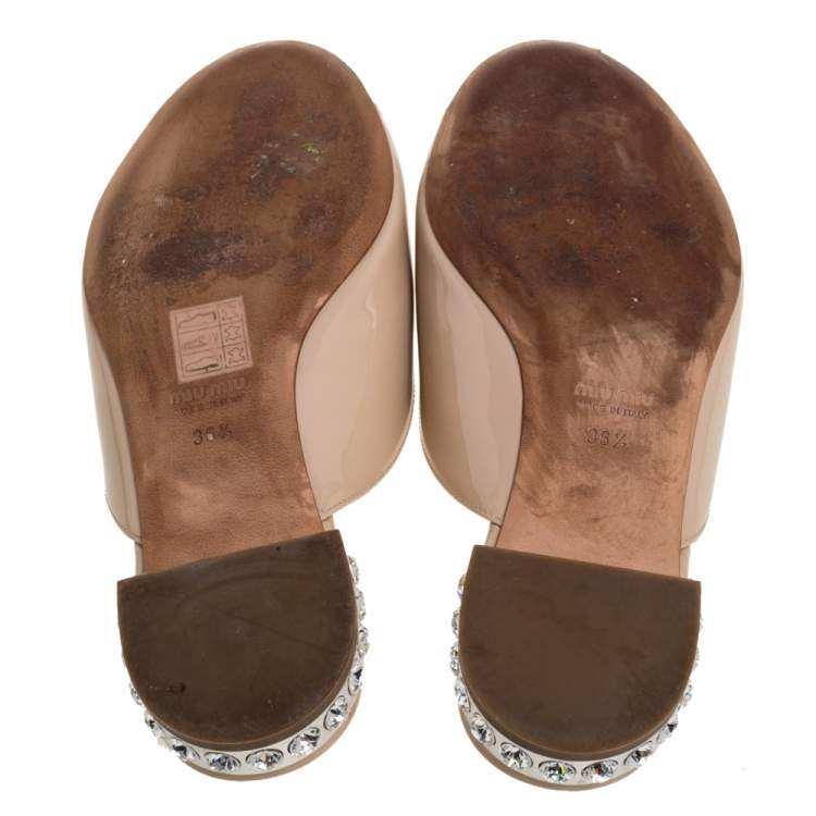 Pre Owned Miu Miu Beige Patent Leather Crystal Embellished Heel Bow Open Toe Flats Size 36.5