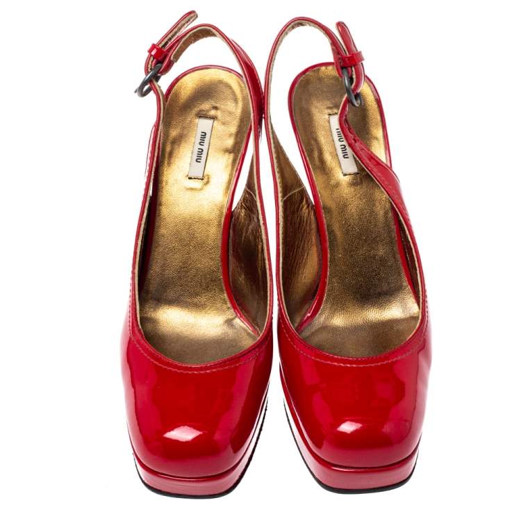 مملوكة مسبقًا Miu Miu Red Patent Leather Slingback Platform Pumps Size 36