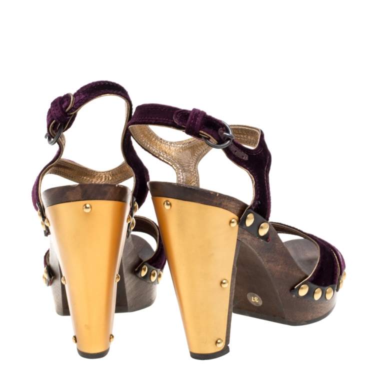 مملوكة مسبقًا Miu Miu Purple Velvet Studded Ankle Strap Wooden Platform Sandals Size 37