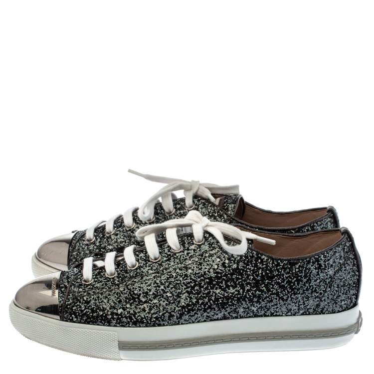 مملوكة مسبقًا Miu Miu Metallic Grey Coarse Glitter Metal Cap Toe Low Top Sneakers Size 38