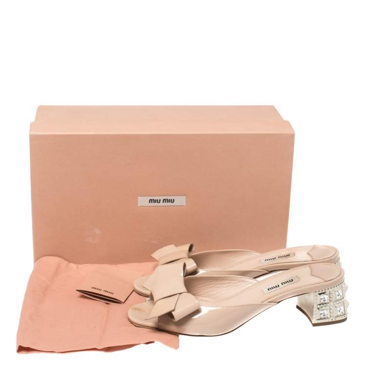 Pre Owned Miu Miu Beige Patent Leather Bow Slide Sandals Size 37