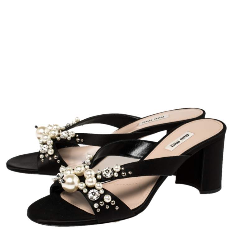Pre Owned Miu Miu Black Crystal And Pearl Embellished Satin Slide Sandals Size 40.5